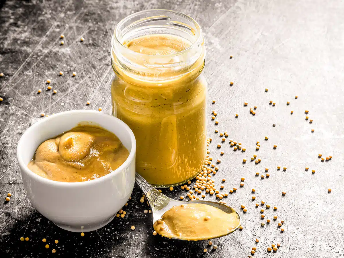 Molho de Mostarda e Mel com Farofa Crocante